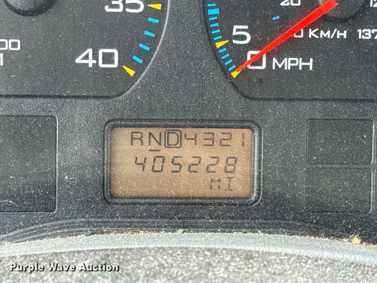 image for item EA2337 2005 International 4300 box truck