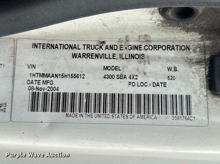 image for item EA2337 2005 International 4300 box truck