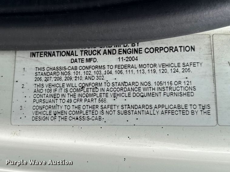 image for item EA2337 2005 International 4300 box truck