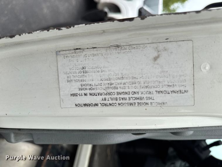 image for item EA2337 2005 International 4300 box truck