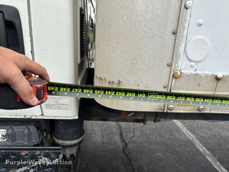 image for item EA2338 2007 International DuraStar 4300 box truck