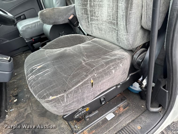 image for item EA2338 2007 International DuraStar 4300 box truck