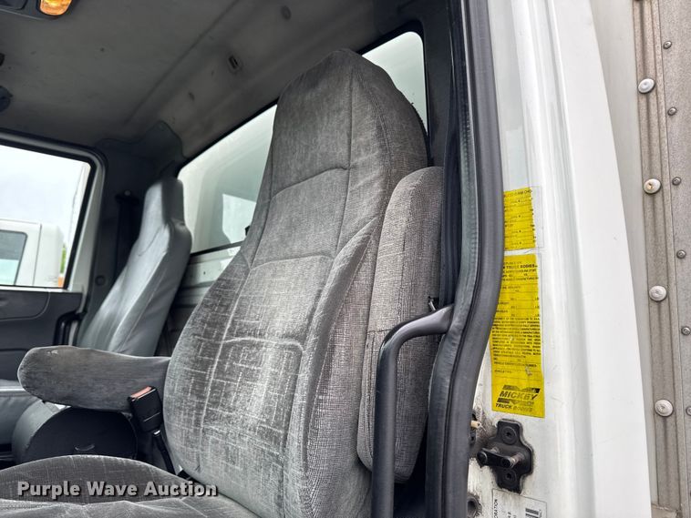 image for item EA2338 2007 International DuraStar 4300 box truck