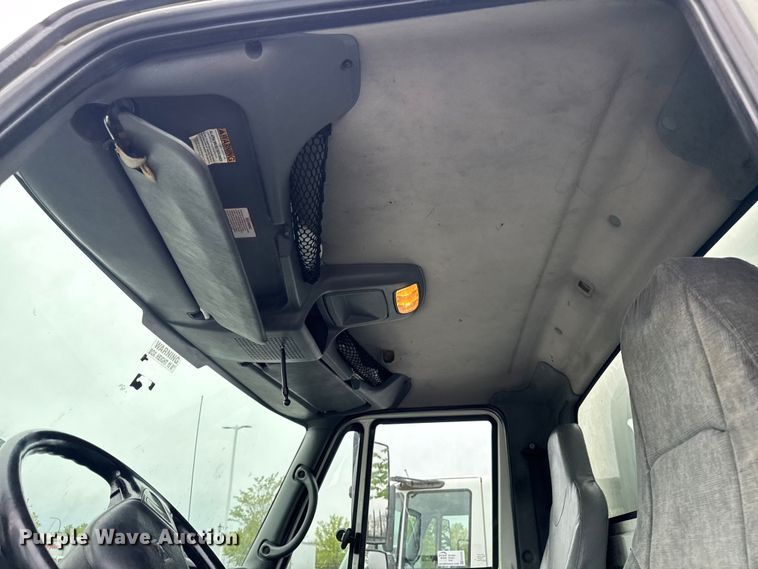 image for item EA2338 2007 International DuraStar 4300 box truck