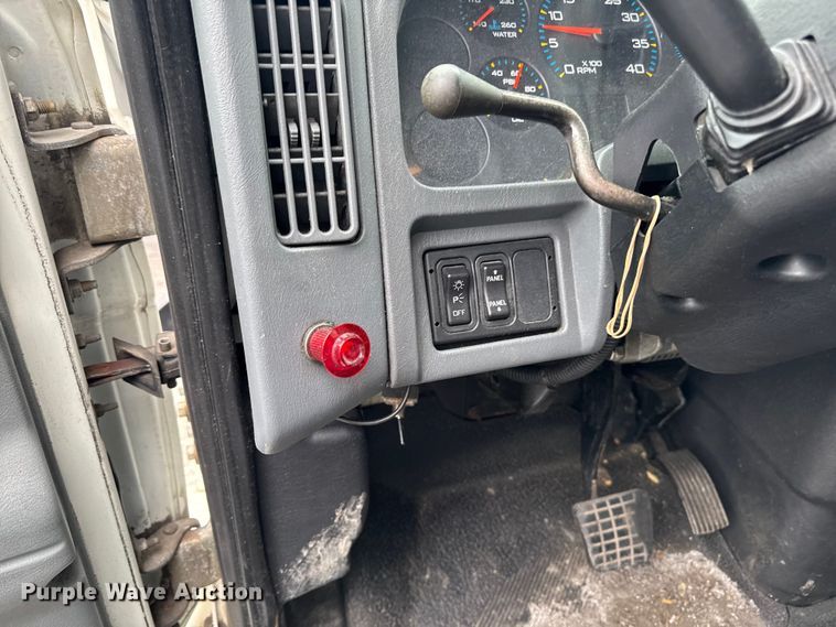 image for item EA2338 2007 International DuraStar 4300 box truck