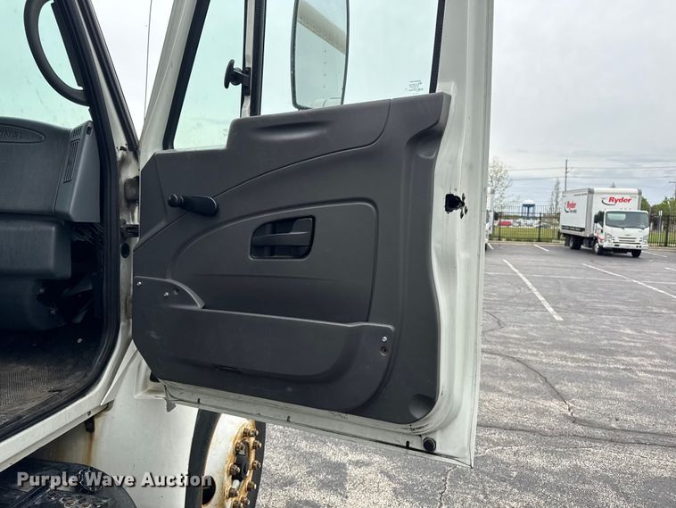 image for item EA2338 2007 International DuraStar 4300 box truck