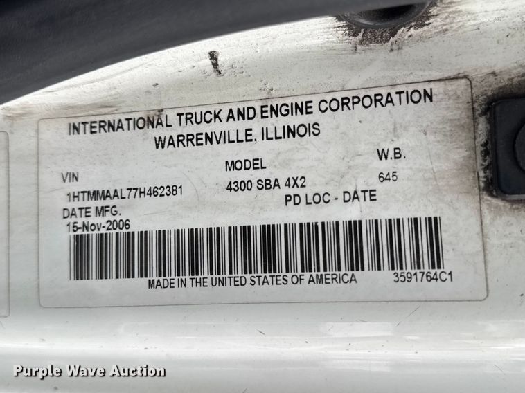 image for item EA2338 2007 International DuraStar 4300 box truck