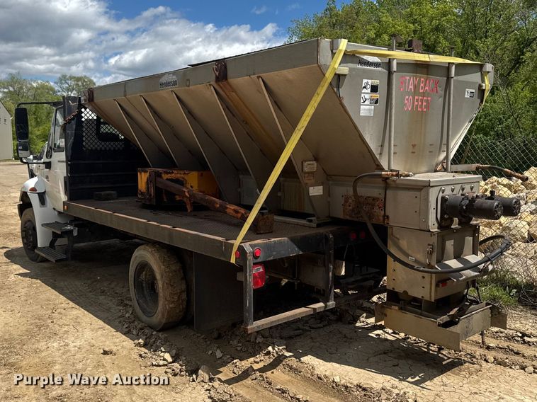 image for item EA2364 2004 International 4200 flatbed truck