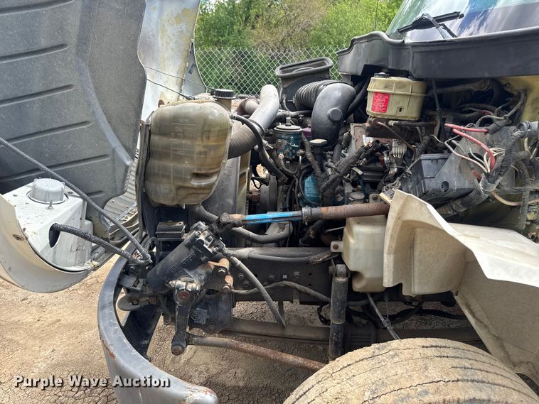 image for item EA2364 2004 International 4200 flatbed truck