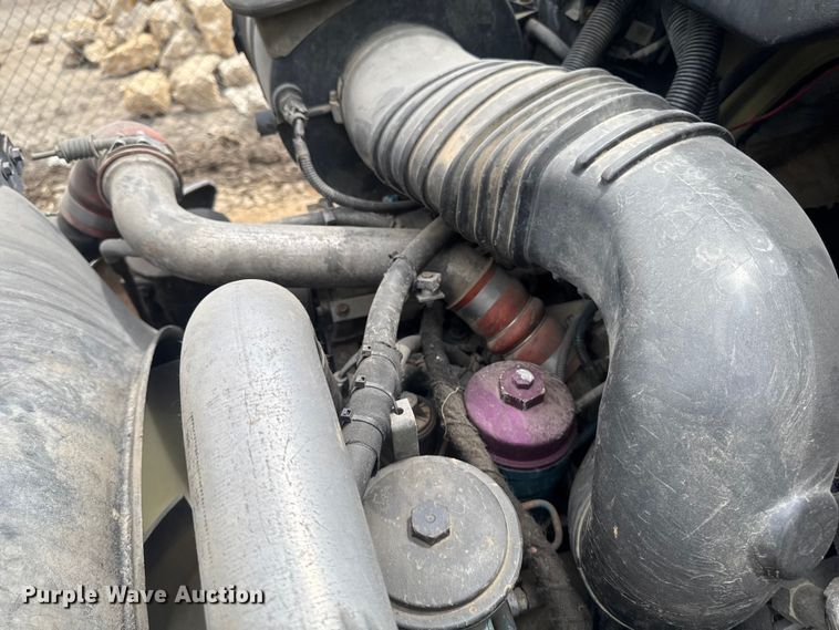 image for item EA2364 2004 International 4200 flatbed truck