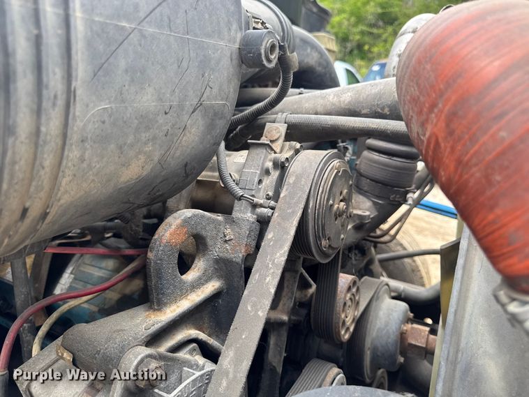 image for item EA2364 2004 International 4200 flatbed truck
