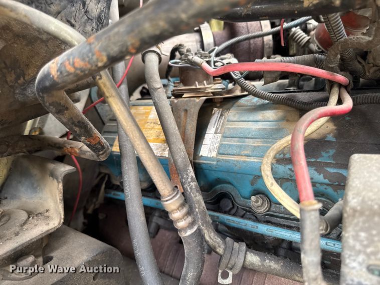 image for item EA2364 2004 International 4200 flatbed truck