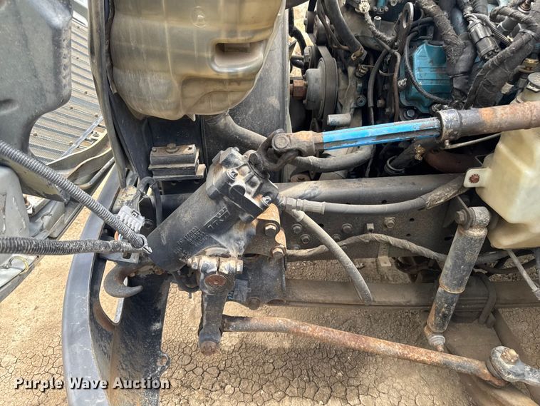 image for item EA2364 2004 International 4200 flatbed truck