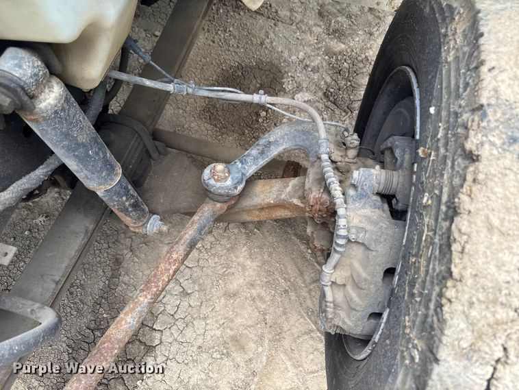 image for item EA2364 2004 International 4200 flatbed truck
