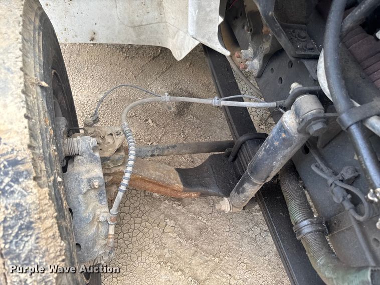 image for item EA2364 2004 International 4200 flatbed truck
