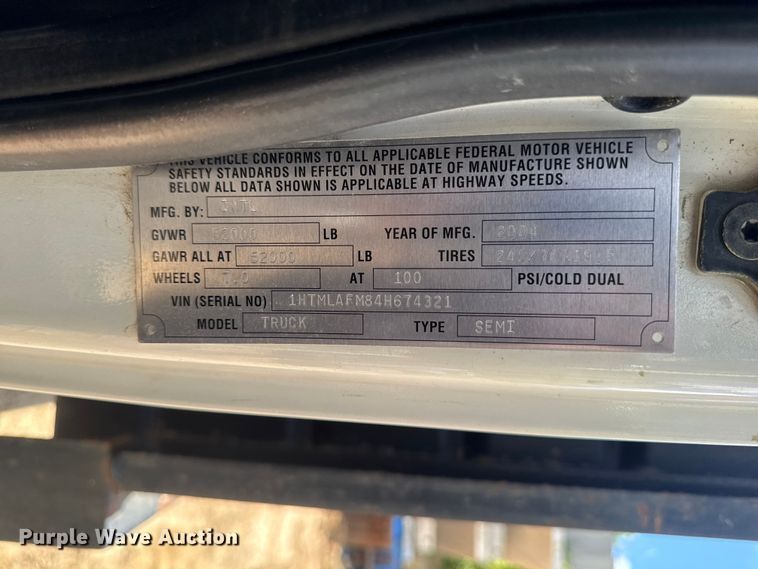 image for item EA2364 2004 International 4200 flatbed truck