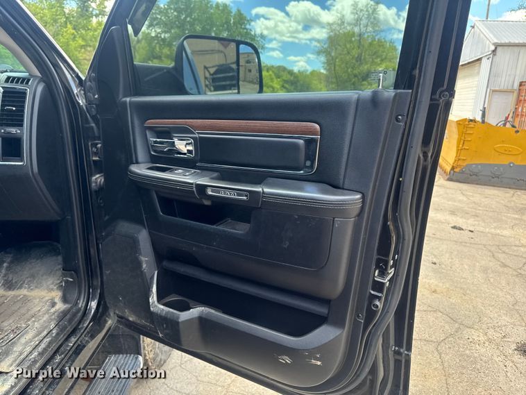 image for item EA2365 2014 RAM 2500 Crew Cab pickup truck