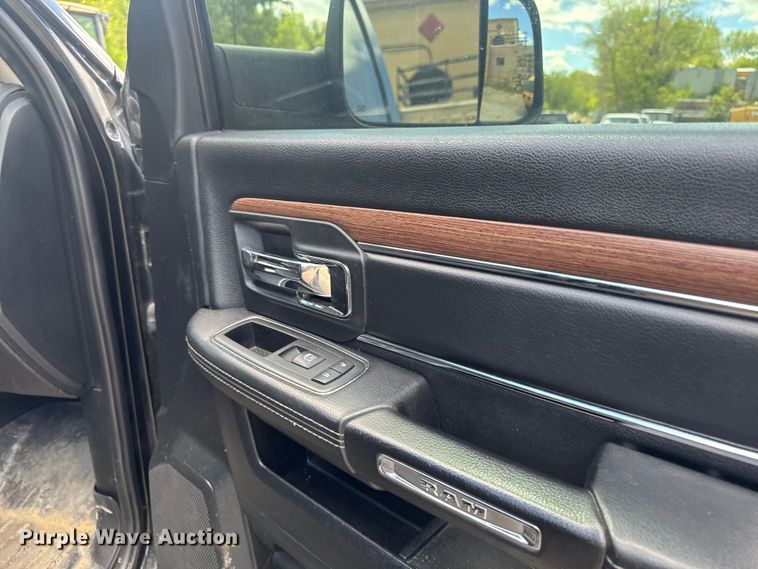 image for item EA2365 2014 RAM 2500 Crew Cab pickup truck