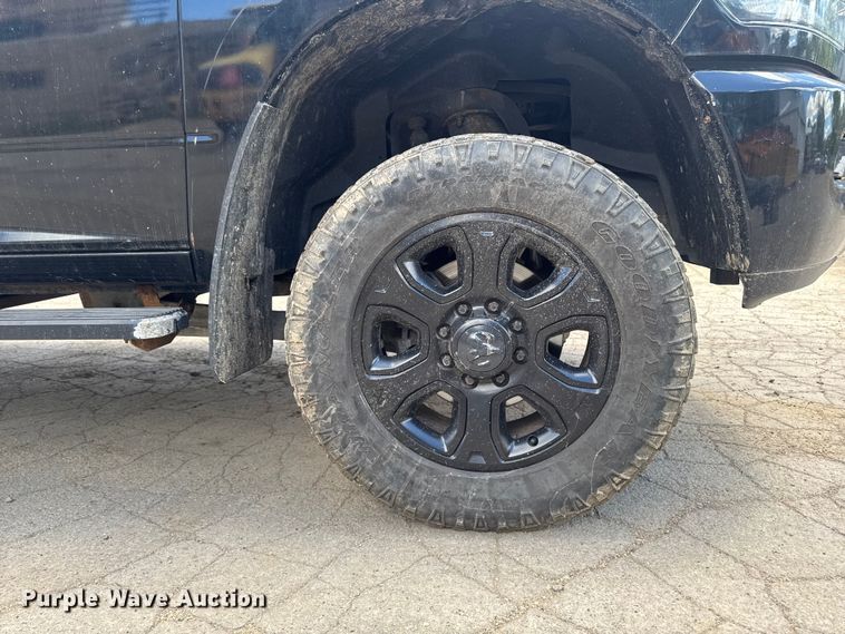 image for item EA2365 2014 RAM 2500 Crew Cab pickup truck