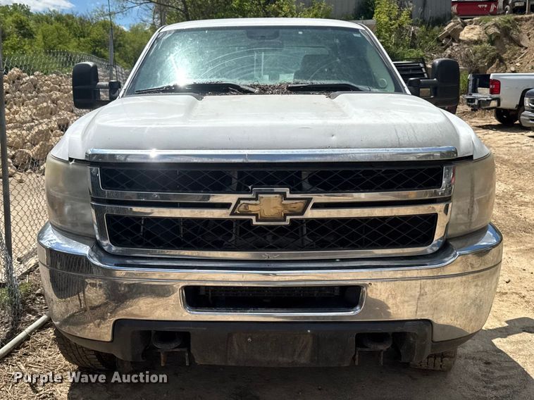 image for item EA2366 2011 Chevrolet Silverado 2500HD Ext. Cab pickup truck