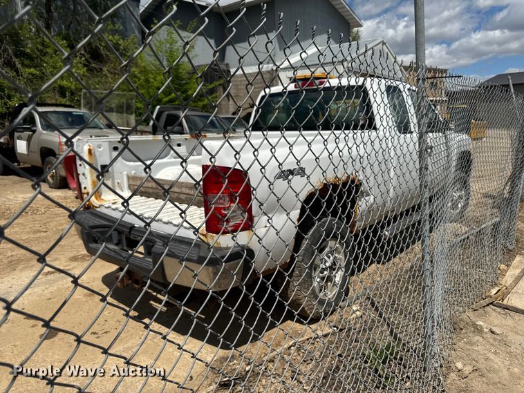 image for item EA2366 2011 Chevrolet Silverado 2500HD Ext. Cab pickup truck