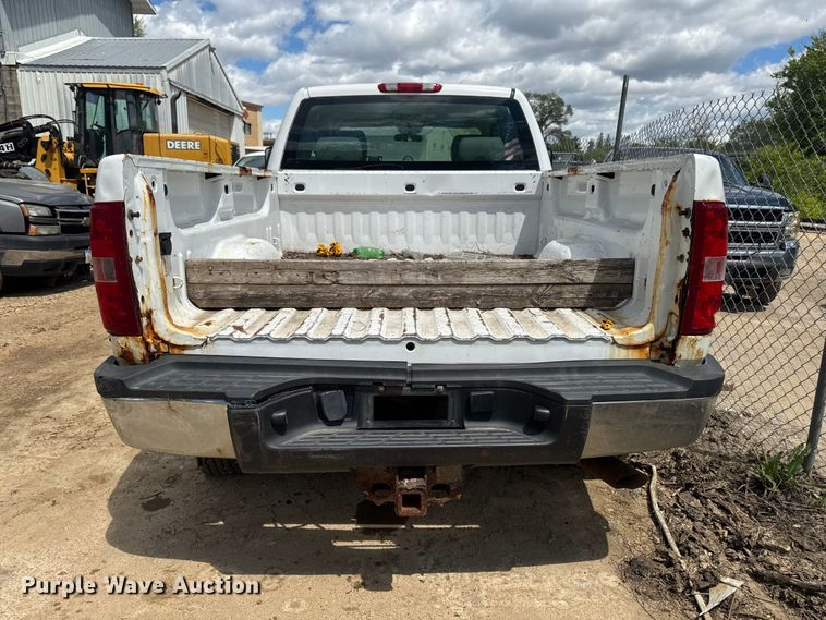 image for item EA2366 2011 Chevrolet Silverado 2500HD Ext. Cab pickup truck