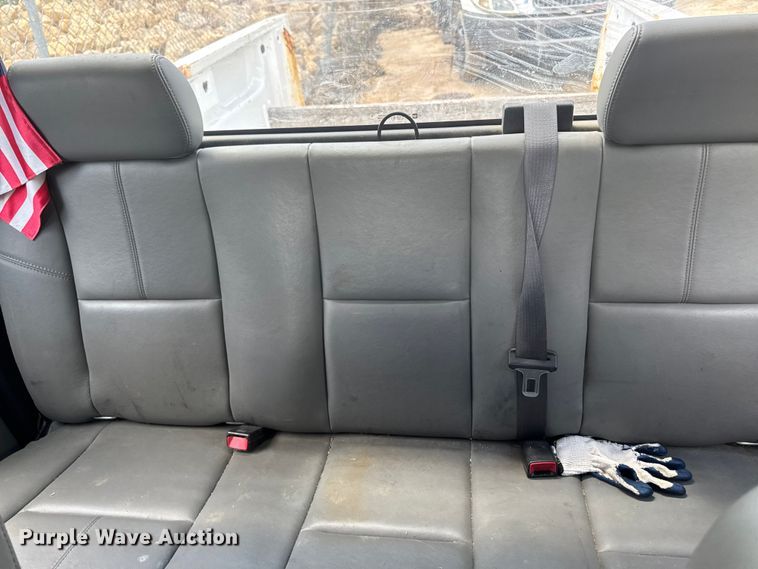 image for item EA2366 2011 Chevrolet Silverado 2500HD Ext. Cab pickup truck