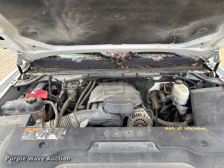 image for item EA2366 2011 Chevrolet Silverado 2500HD Ext. Cab pickup truck