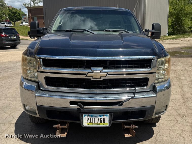 image for item EA2367 2007 Chevrolet Silverado 2500HD pickup truck