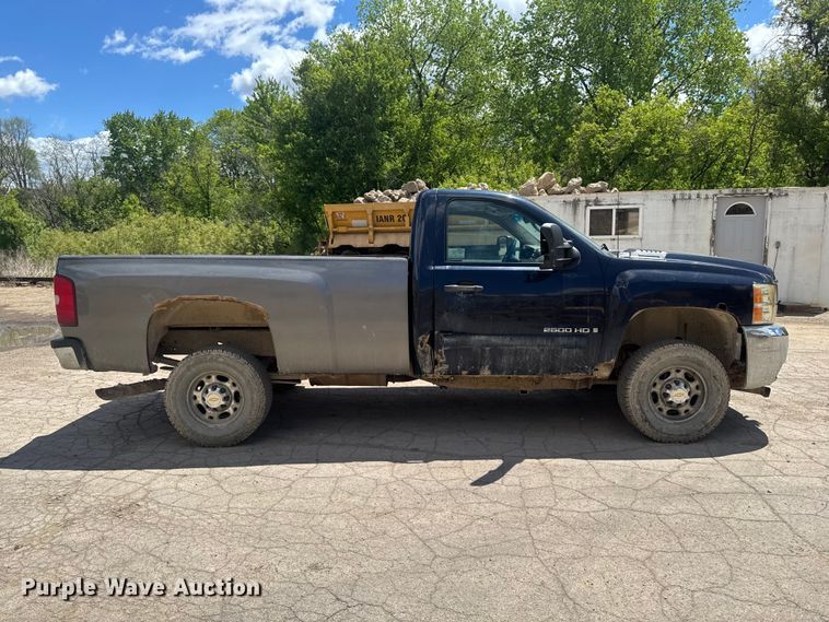 image for item EA2367 2007 Chevrolet Silverado 2500HD pickup truck