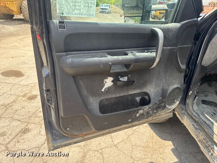 image for item EA2367 2007 Chevrolet Silverado 2500HD pickup truck