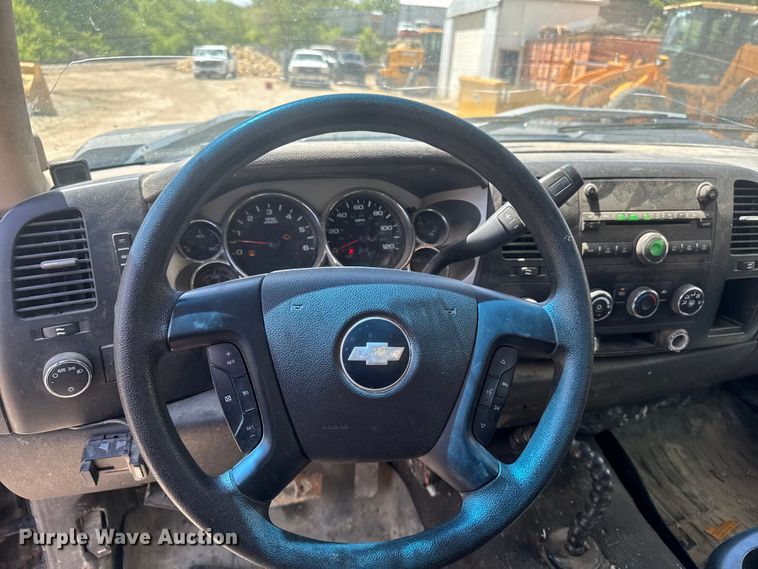 image for item EA2367 2007 Chevrolet Silverado 2500HD pickup truck