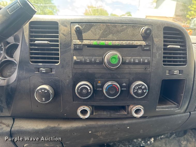 image for item EA2367 2007 Chevrolet Silverado 2500HD pickup truck