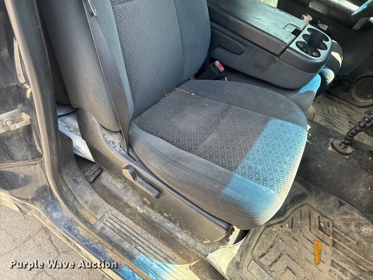 image for item EA2367 2007 Chevrolet Silverado 2500HD pickup truck
