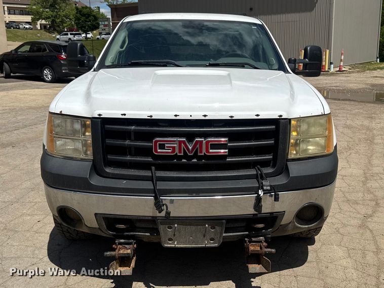 image for item EA2368 2008 GMC Sierra 1500 Ext. Cab flatbed pickup truck