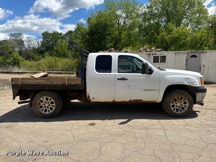 image for item EA2368 2008 GMC Sierra 1500 Ext. Cab flatbed pickup truck