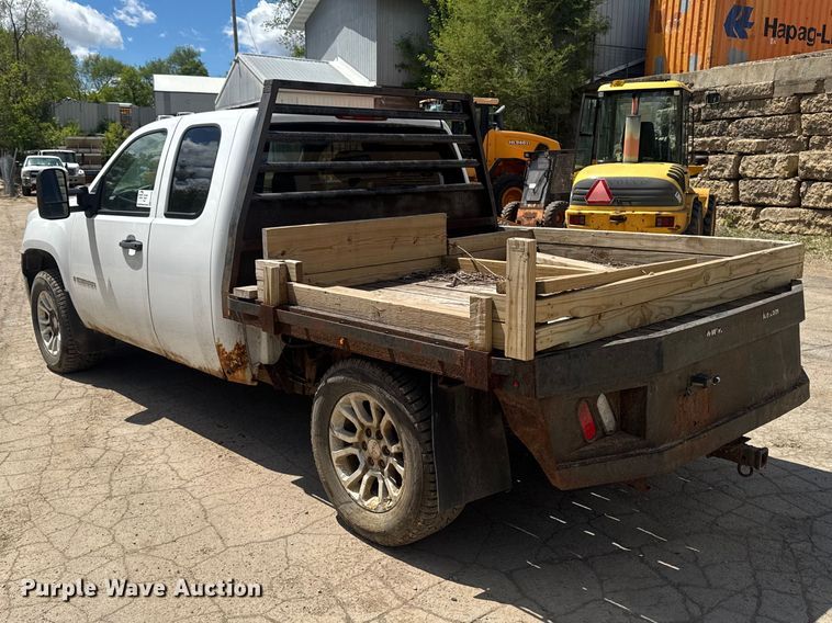 image for item EA2368 2008 GMC Sierra 1500 Ext. Cab flatbed pickup truck