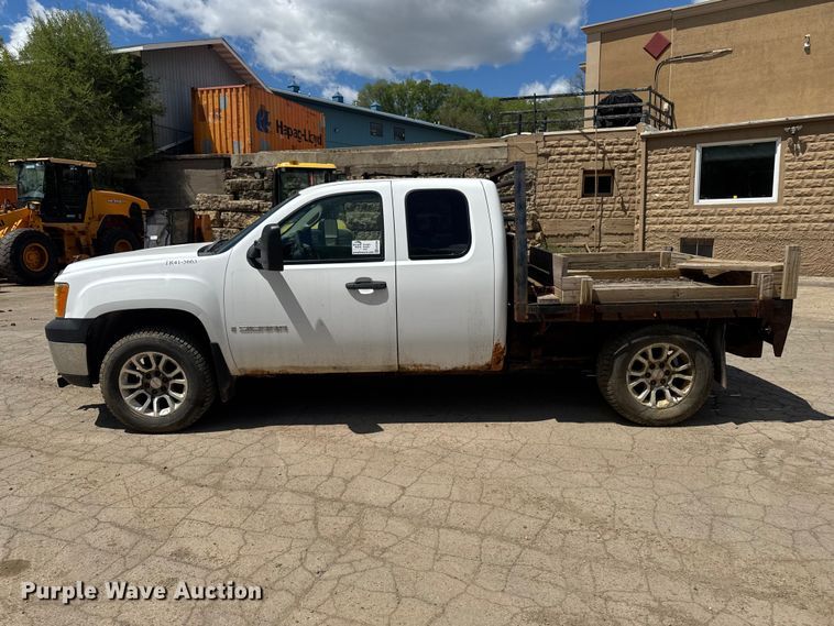 image for item EA2368 2008 GMC Sierra 1500 Ext. Cab flatbed pickup truck