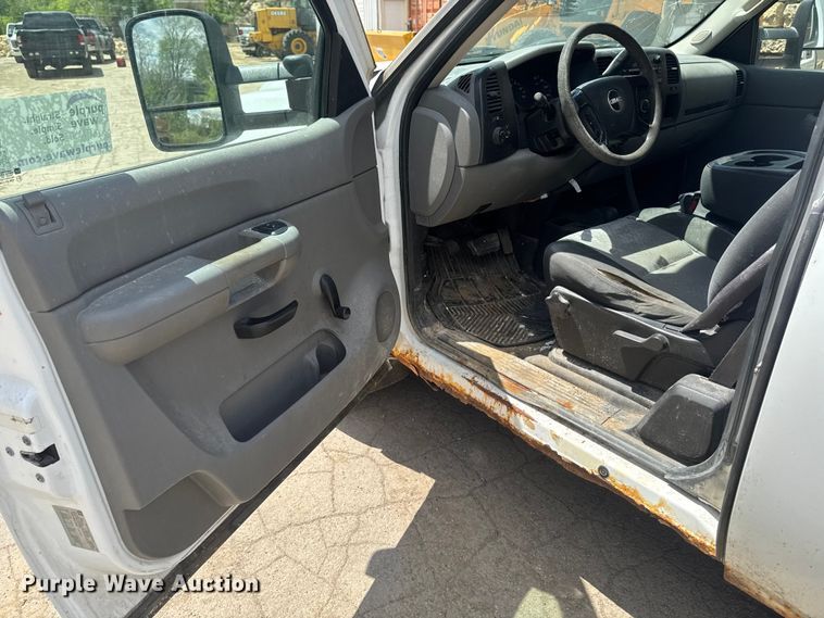image for item EA2368 2008 GMC Sierra 1500 Ext. Cab flatbed pickup truck