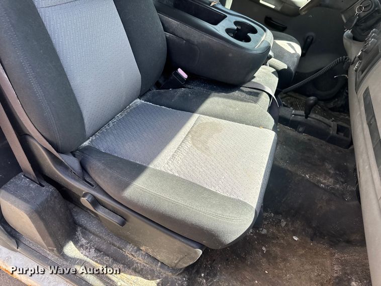 image for item EA2368 2008 GMC Sierra 1500 Ext. Cab flatbed pickup truck