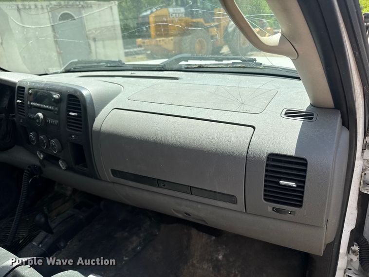 image for item EA2368 2008 GMC Sierra 1500 Ext. Cab flatbed pickup truck
