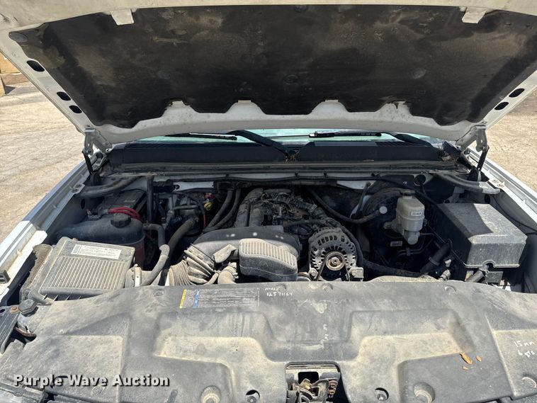 image for item EA2368 2008 GMC Sierra 1500 Ext. Cab flatbed pickup truck