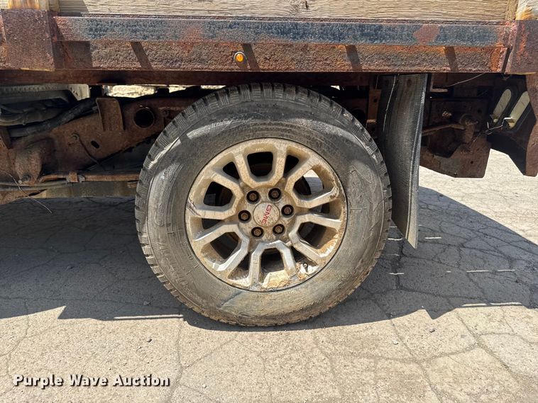 image for item EA2368 2008 GMC Sierra 1500 Ext. Cab flatbed pickup truck