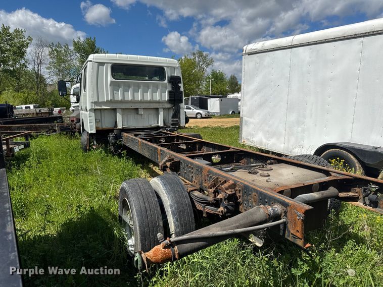 image for item EA2369 2017 Mitsubishi Fuso FEC72W Crew Cab truck cab and chassis
