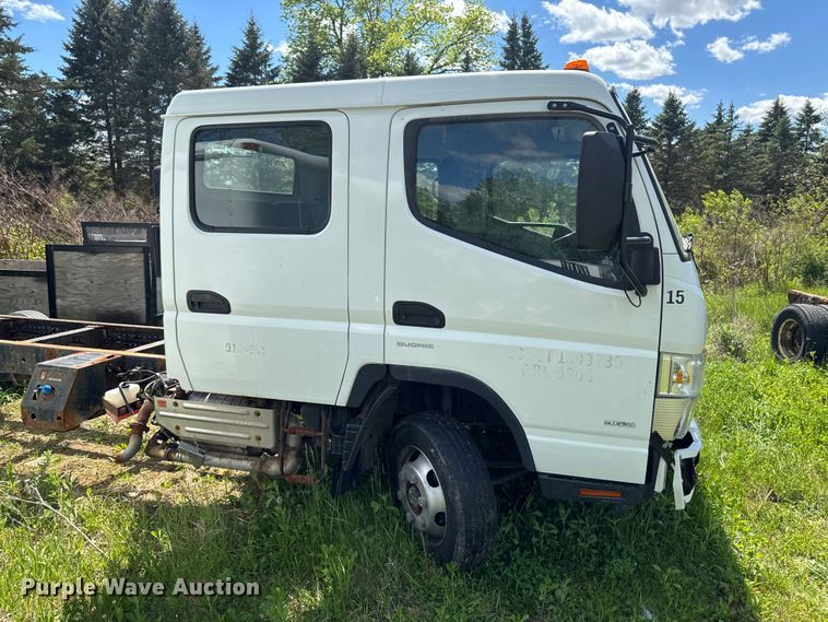 image for item EA2369 2017 Mitsubishi Fuso FEC72W Crew Cab truck cab and chassis