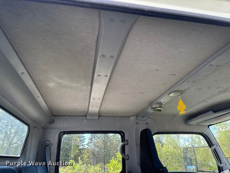 image for item EA2369 2017 Mitsubishi Fuso FEC72W Crew Cab truck cab and chassis