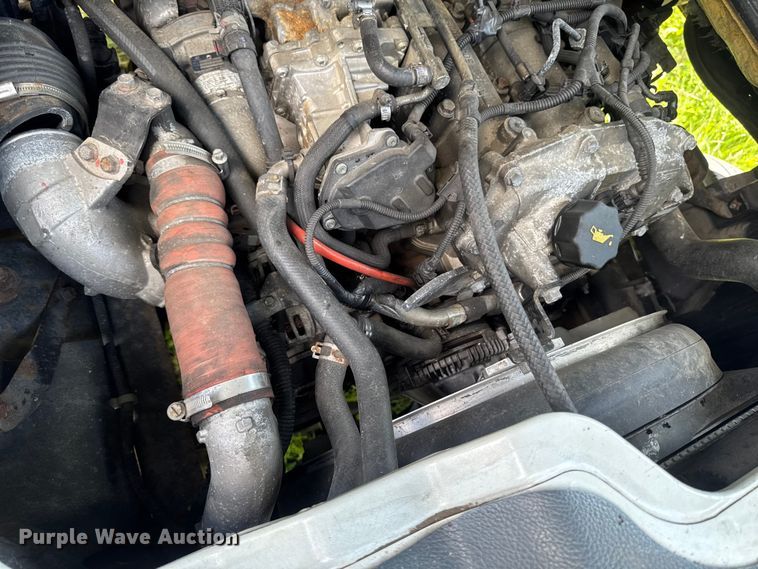 image for item EA2369 2017 Mitsubishi Fuso FEC72W Crew Cab truck cab and chassis
