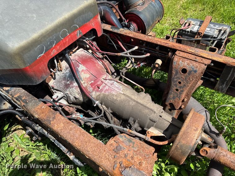 image for item EA2370 2005 Chevrolet W3500 truck cab and chassis