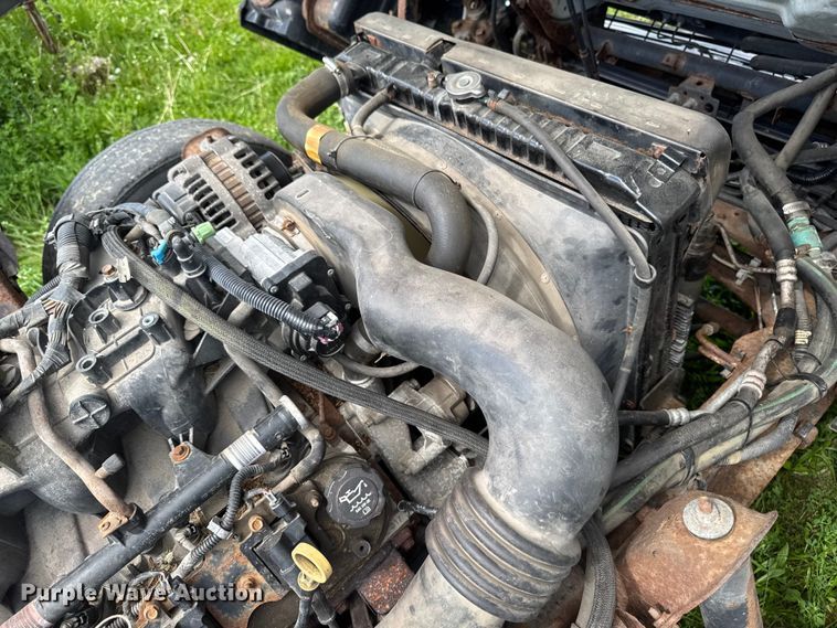 image for item EA2370 2005 Chevrolet W3500 truck cab and chassis