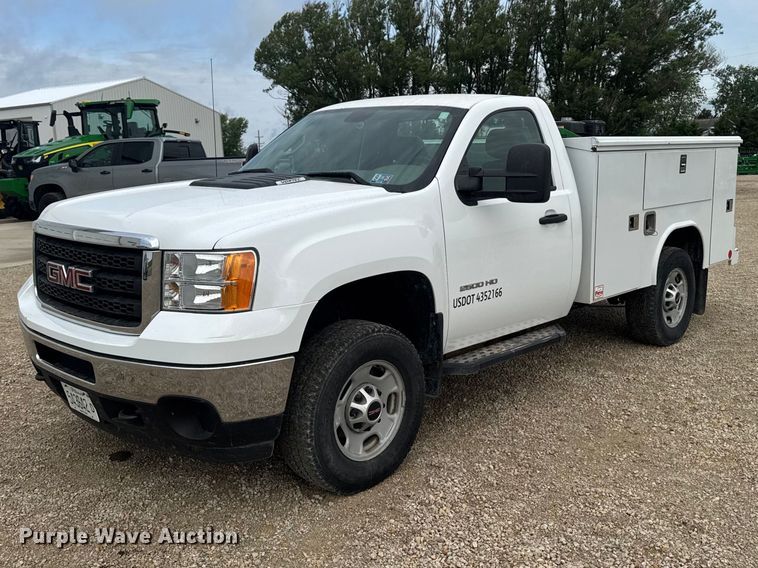 image for item EA2372 2011 GMC Sierra 2500HD utility bed pickup truck